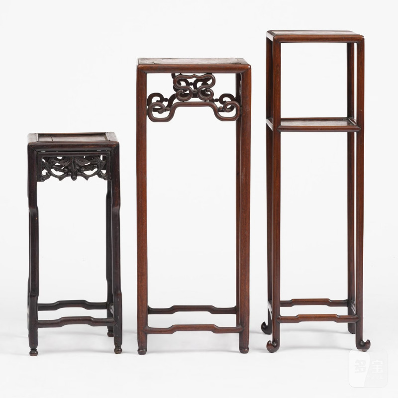 A group of three hardwood tall tables, - 图5